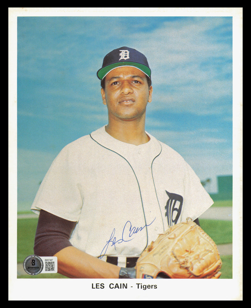 Les Cain Autographed 7x9 Team Issued Photo Detroit Tigers 1971 Beckett BAS QR #BM37467