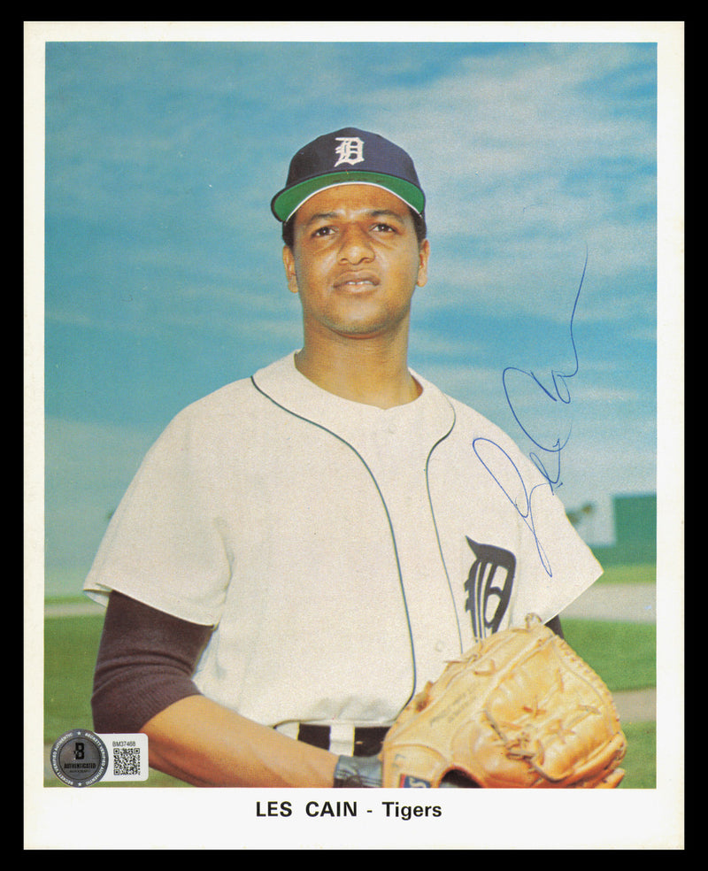 Les Cain Autographed 7x9 Team Issued Photo Detroit Tigers 1971 Beckett BAS QR #BM37468