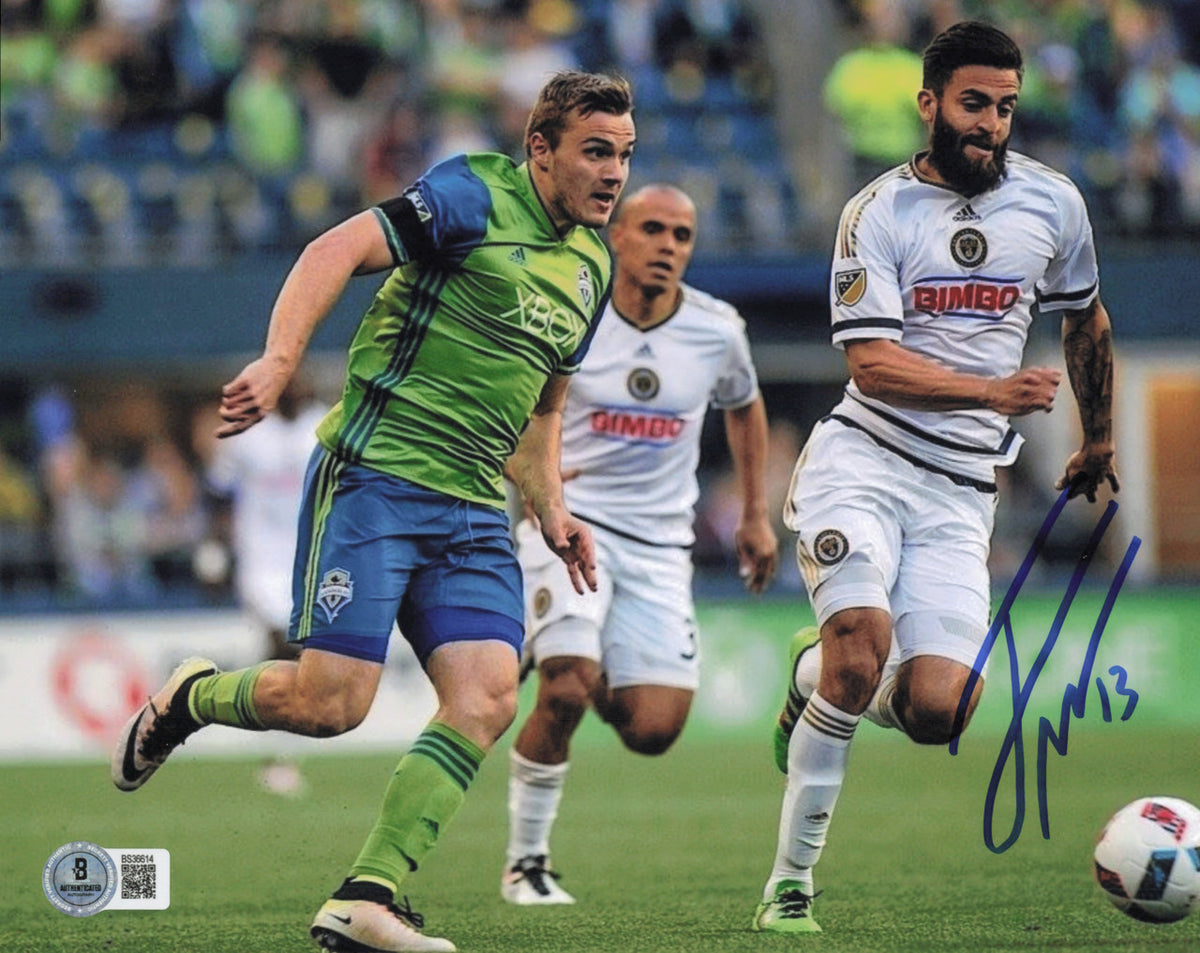Jordan Morris Autographed 8x10 Photo Seattle Sounders Beckett BAS QR #BS36614