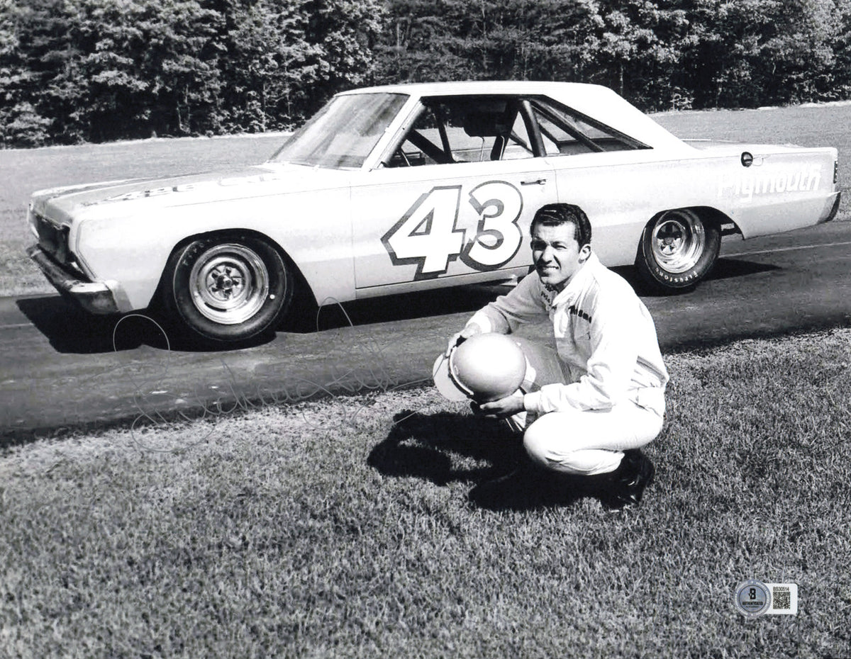 Richard Petty Autographed 11x14 Photo Nascar Beckett BAS QR #BS30514