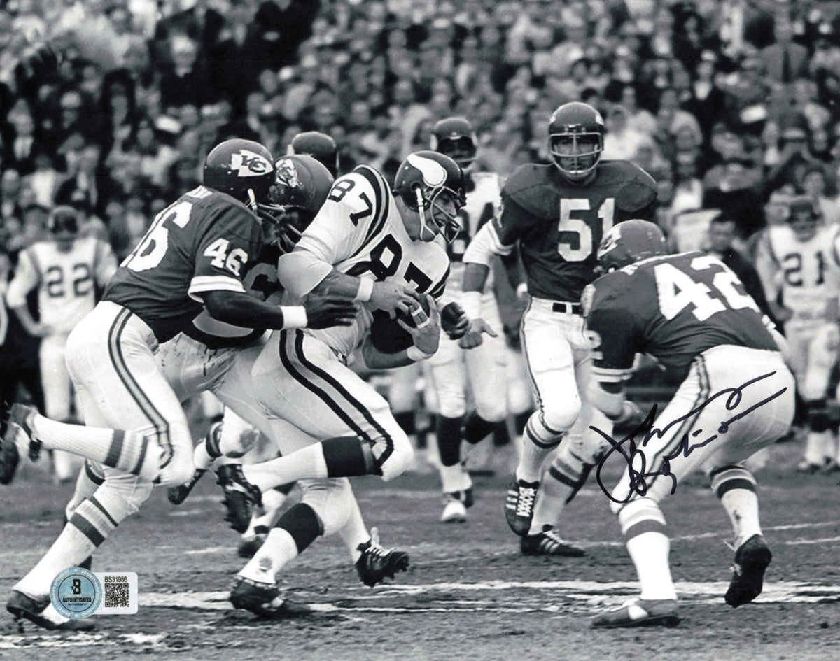 Johnny Robinson Autographed 8x10 Photo Kansas City Chiefs Beckett BAS QR #BS31986