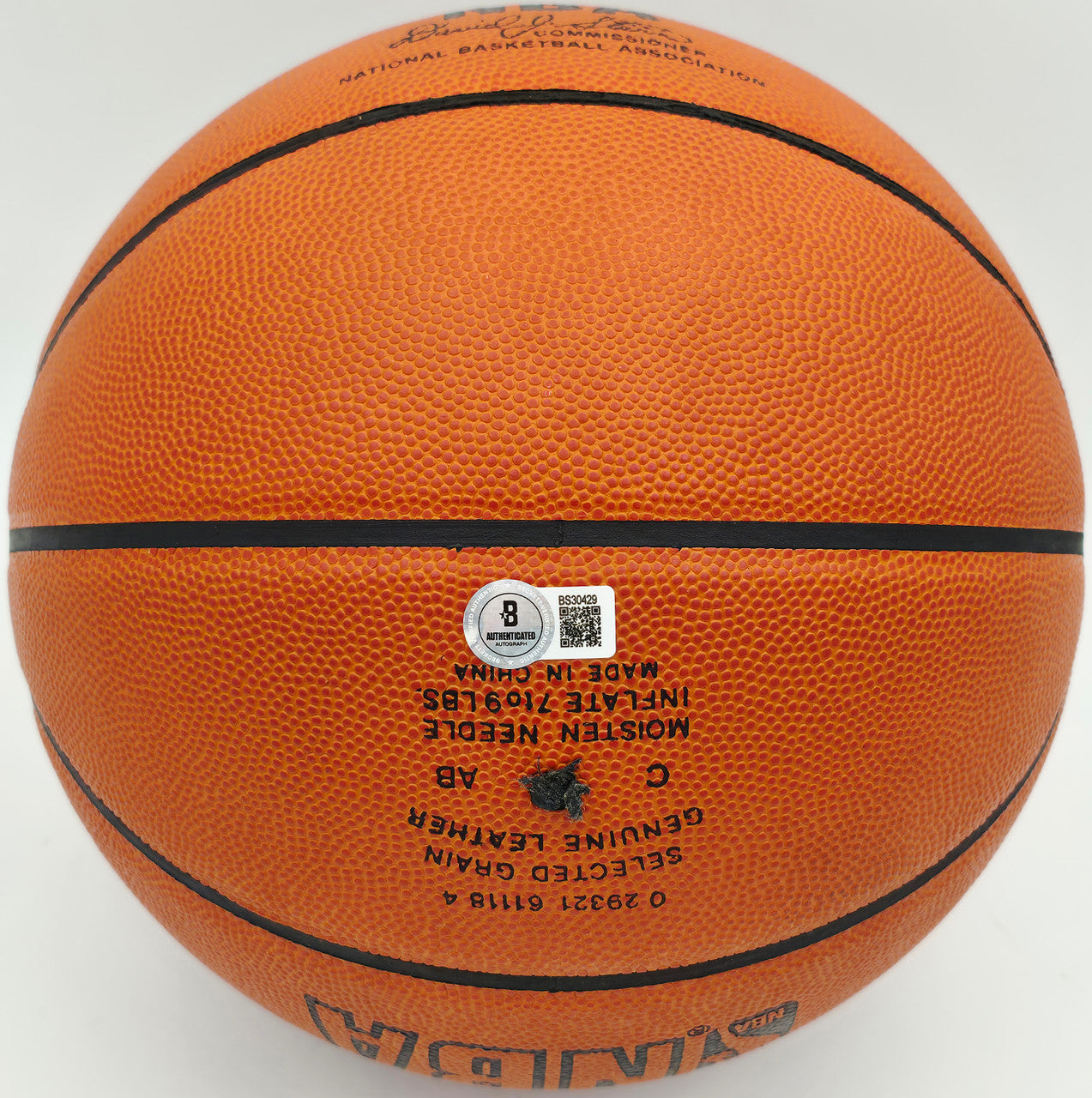 Oscar Robertson Autographed Spalding NBA Leather Game Basketball Milwaukee Bucks Beckett BAS QR #BS30429