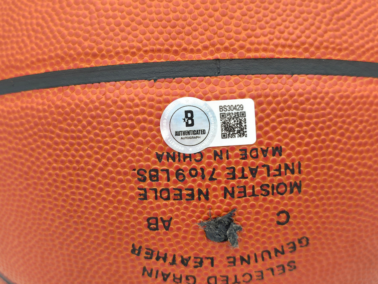 Oscar Robertson Autographed Spalding NBA Leather Game Basketball Milwaukee Bucks Beckett BAS QR #BS30429