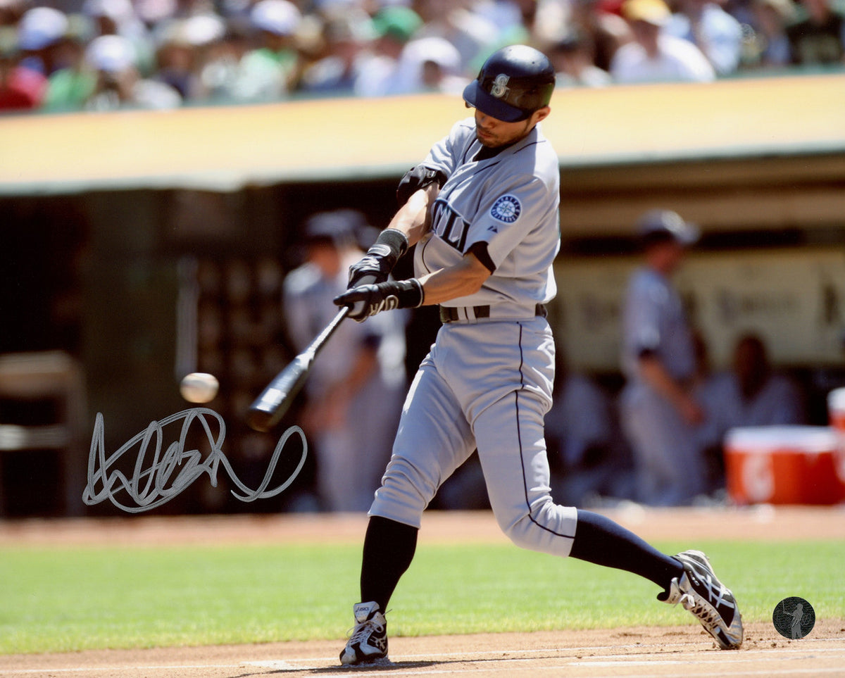Ichiro Suzuki Autographed Framed 8x10 Photo Seattle Mariners IS Holo Stock #209389