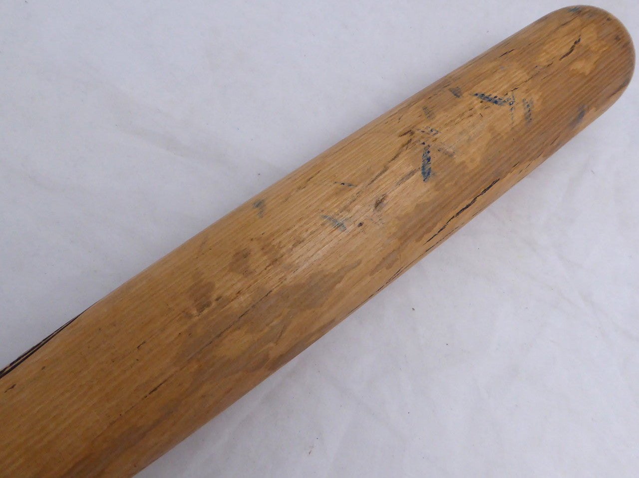 Phil Bradley Unsigned Seattle Mariners Blonde Louisville Slugger T141 Game Used Bat Cracked SKU #214061