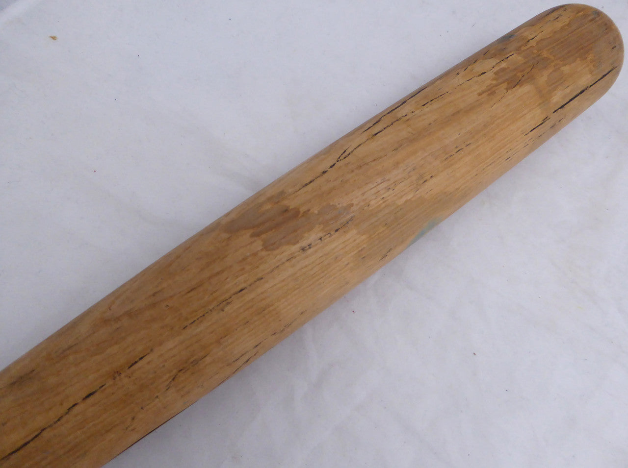 Phil Bradley Unsigned Seattle Mariners Blonde Louisville Slugger T141 Game Used Bat Cracked SKU #214061