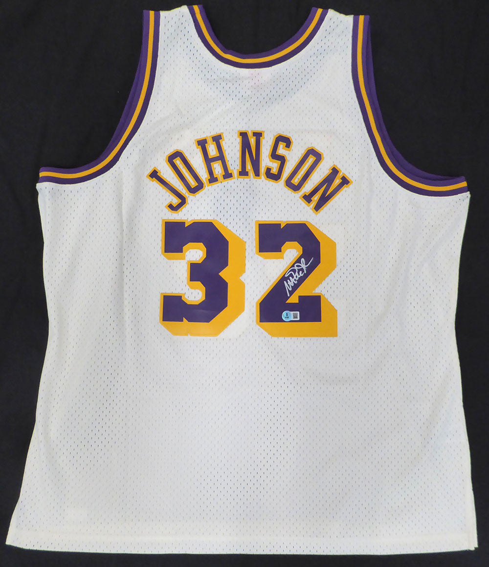 Los Angeles Lakers Magic Johnson Autographed White Mitchell & Ness Jersey (Smudged) Beckett BAS QR #4W062623