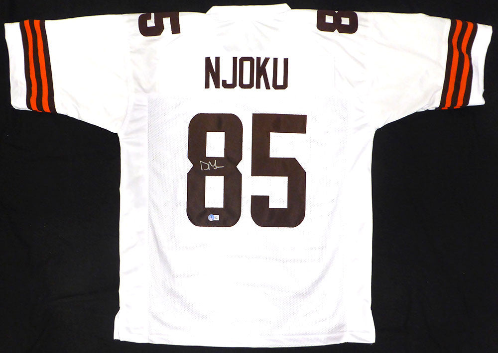 Cleveland Browns David Njoku Autographed White Jersey Beckett BAS QR #1W260179
