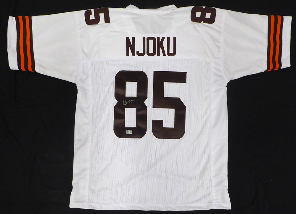 Cleveland Browns David Njoku Autographed White Jersey Beckett BAS QR #1W260146