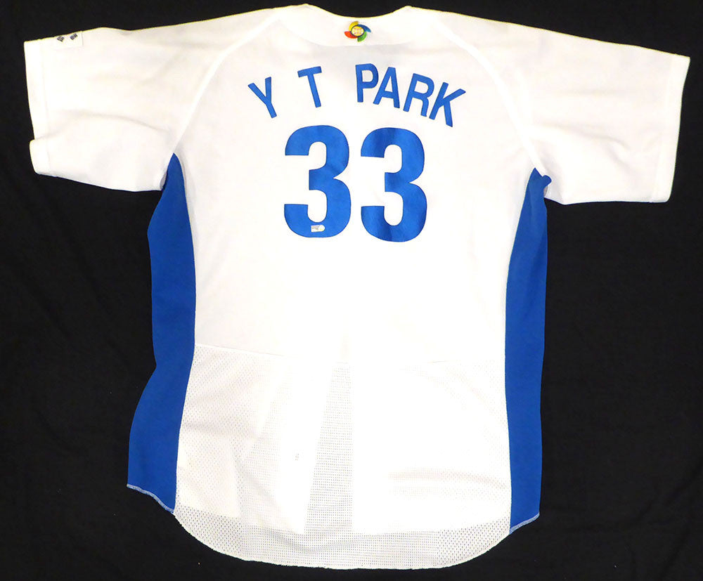 Yong Taik Park Korea 2006 WBC Game Worn White Jersey Unsigned MLB Holo #BB001141