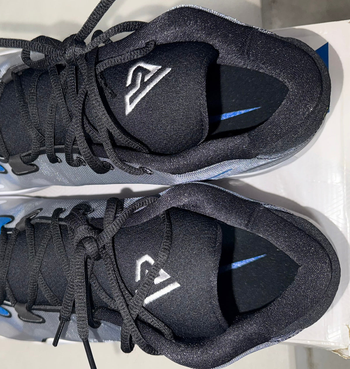 Giannis Antetokounmpo Autographed 2019 Player Exclusive (PE) Promo White Nike Zoom Freak 1 MSCO Shoes Bucks Size 17 Beckett BAS Witness Stock #252759