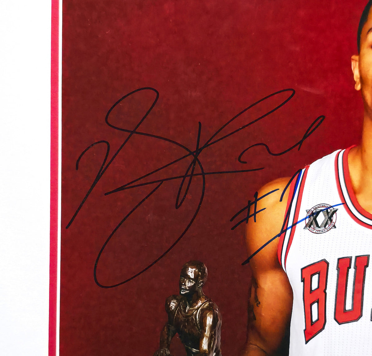Derrick Rose Autographed Framed 16x20 Photo Chicago Bulls MVP Trophy PSA/DNA #4A07260