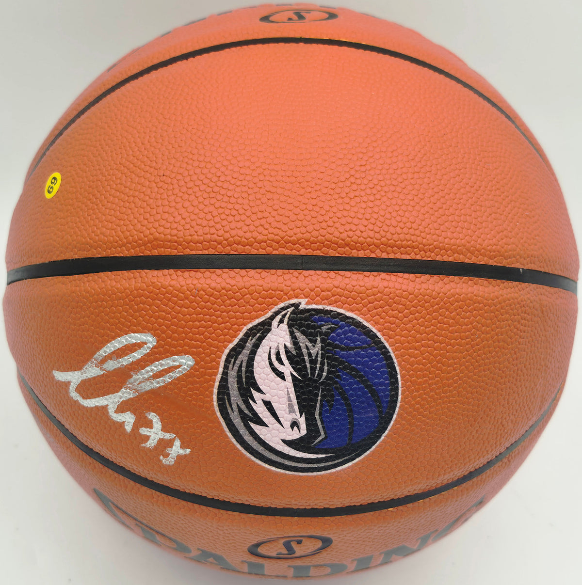 Luka Doncic Autographed Official Game Ball Series Basketball Dallas Mavericks Logo (Indent) Fanatics Holo #B452237