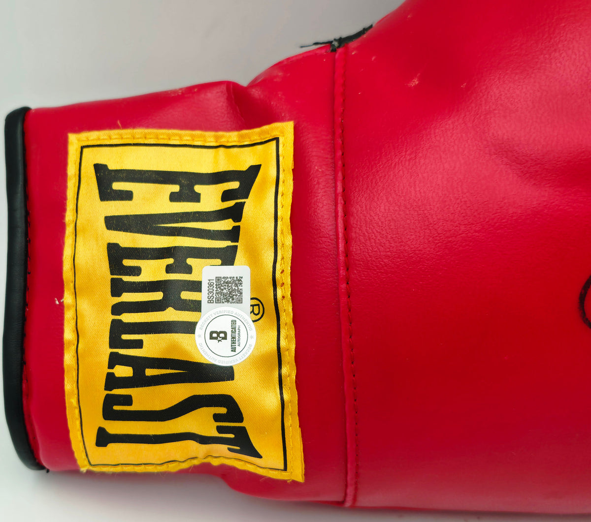 George Chuvalo Autographed Red Everlast Boxing Glove RH Beckett BAS QR #BS30361