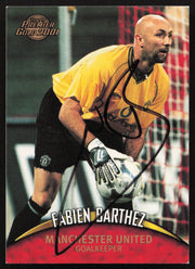 Fabien Barthez Autographed 2001 Topps Premier Gold Card #81 Manchester United SKU #259050