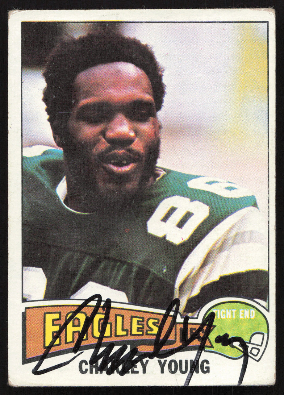 Charley Young Autographed 1975 Topps Card #390 Philadelphia Eagles SKU #259152