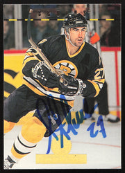 Steve Leach Autographed 1994-95 Leaf Card #420 Boston Bruins SKU #259685