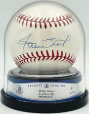 Willie Mays Autographed Official MLB Baseball San Francisco Giants Auto Grade Mint 9 Beckett BAS #19815357