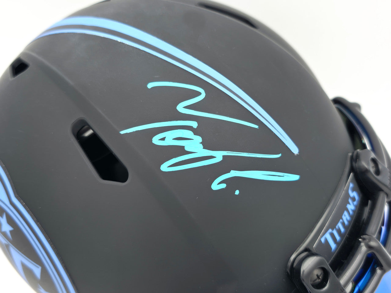 Tony Pollard Autographed Tennessee Titans Eclipse Black Full Size Speed Authentic Helmet Beckett BAS Witness #1W983523