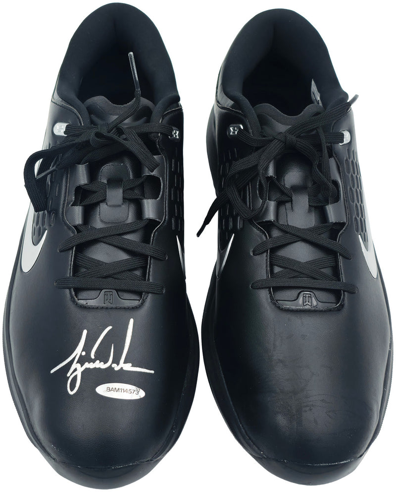 Tiger Woods Autographed Black Nike Air Zoom TW71 Golf Cleats Size 11 UDA Holo #BAM114573