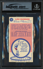 Lou Hudson Autographed 1969-70 Topps Rookie Card #65 Atlanta Hawks Beckett BAS #19958729