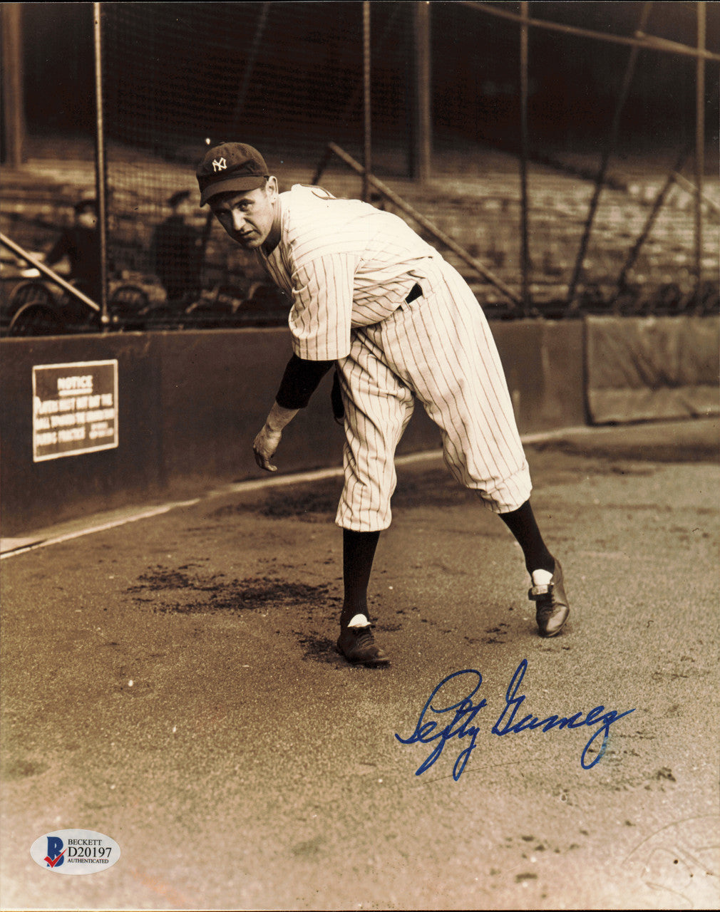 Lefty Gomez Autographed 8x10 Photo New York Yankees (Smudged) Beckett BAS #D20197