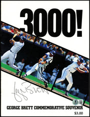 George Brett Autographed 3000 Hit Commemorative Program Kansas City Royals Beckett BAS QR #BW06381