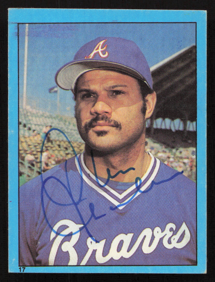 Chris Chambliss Autographed 1982 Topps Stickers Card #17 Atlanta Braves SKU #264214