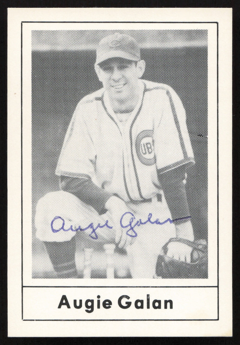 Augie Galan Autographed 1978 Grand Slam Card #67 Chicago Cubs SKU #264524