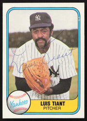 Luis Tiant Autographed 1981 Fleer Card #82 New York Yankees SKU #265051