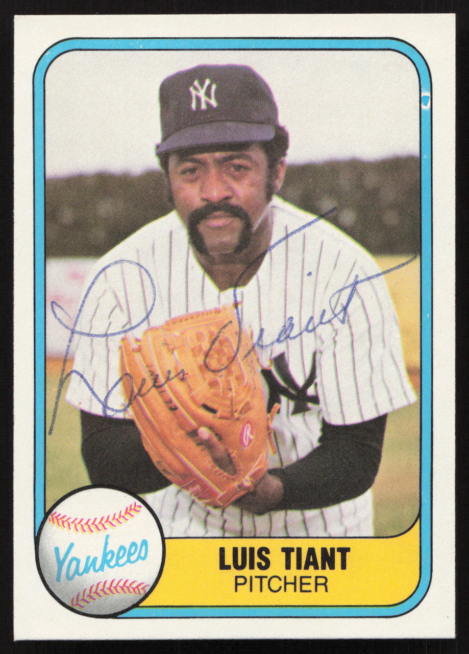 Luis Tiant Autographed 1981 Fleer Card #82 New York Yankees SKU #265052