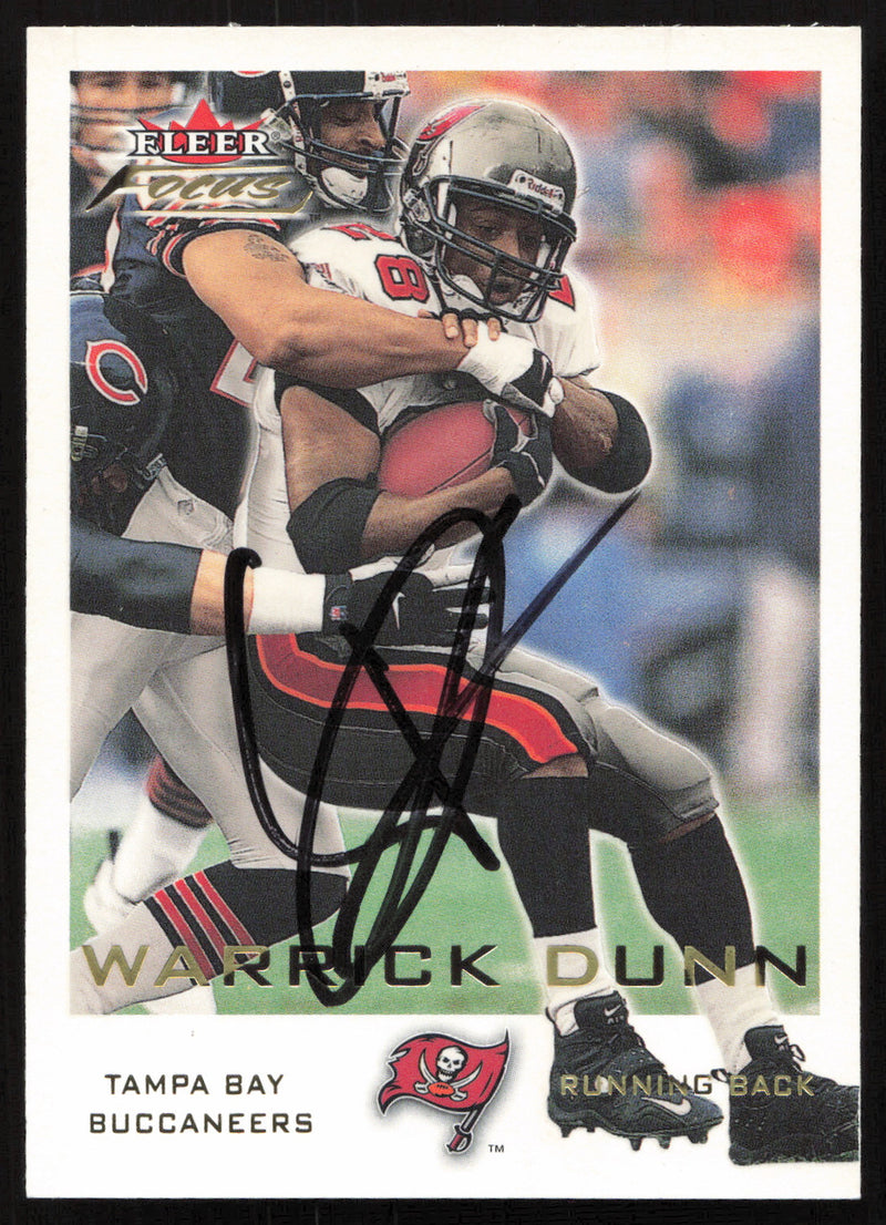 Warrick Dunn Autographed 2000 Fleer Focus Card #10 Tampa Bay Buccaneers SKU #265266