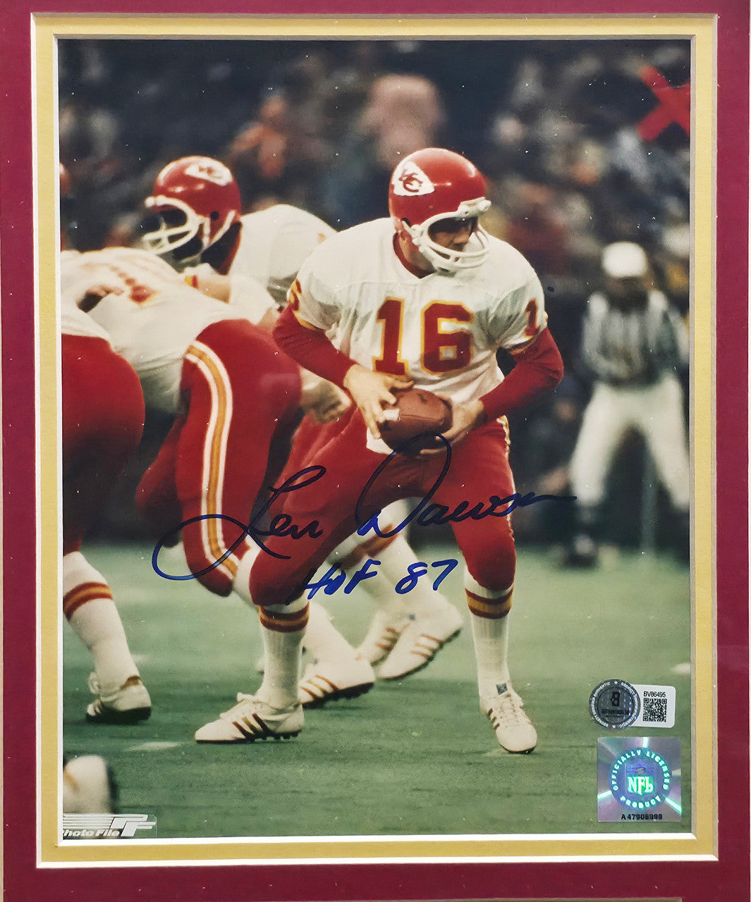 Len Dawson Autographed Framed 8x10 Photo Kansas City Chiefs "HOF 87" Beckett BAS QR #BV86495