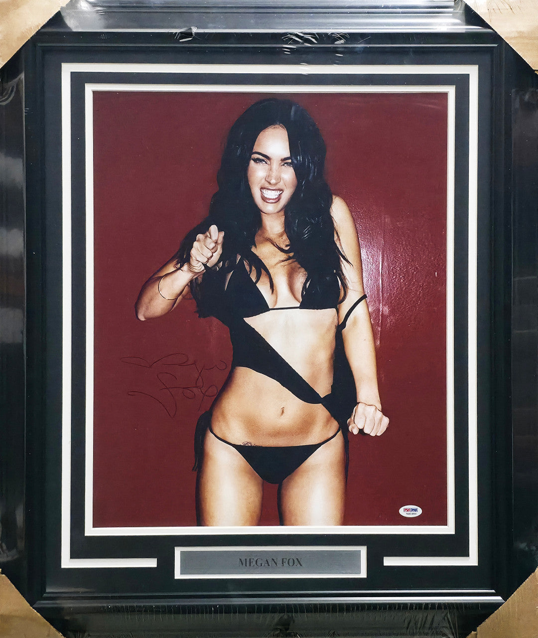 Megan Fox Autographed Framed 16x20 Photo PSA/DNA #7A61883