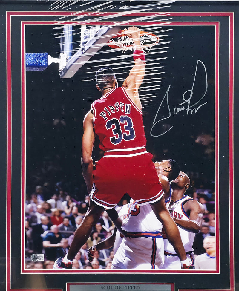 Scottie Pippen Autographed Framed 16x20 Photo Chicago Bulls Beckett BAS QR #BQ62105