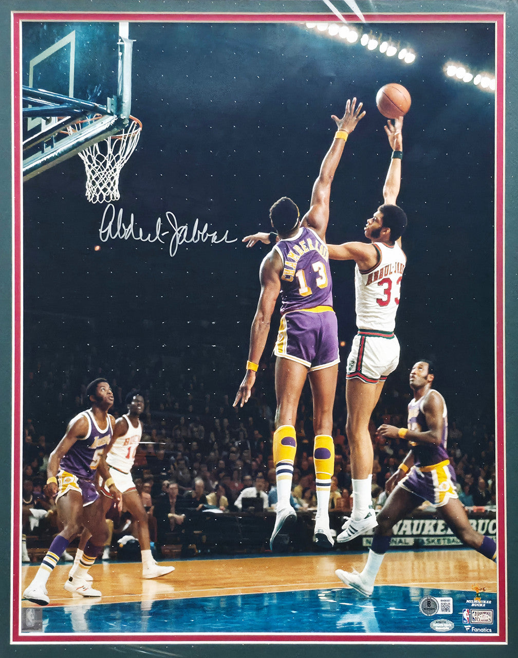 Kareem Abdul-Jabbar Autographed Framed 16x20 Photo Milwaukee Bucks Beckett BAS QR #BW06387