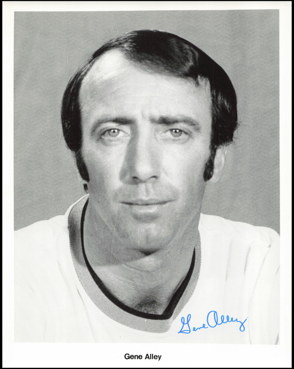 Gene Alley Autographed 1973 Team Issued 8x10 Photo Pittsburgh Pirates SKU #266924