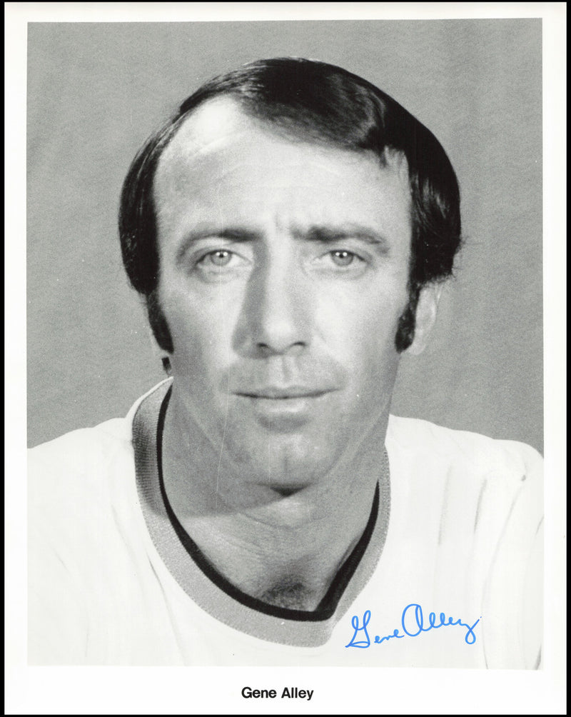 Gene Alley Autographed 1973 Team Issued 8x10 Photo Pittsburgh Pirates SKU #266924