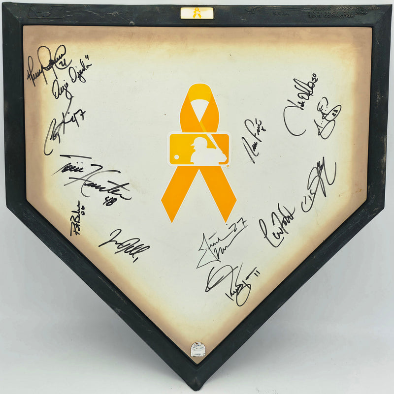 2004 Minnesota Twins Autographed Home Plate With 13 Signatures Including Justin Morneau MLB Holo #MT00273011