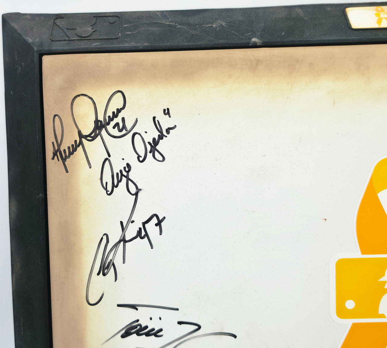 2004 Minnesota Twins Autographed Home Plate With 13 Signatures Including Justin Morneau MLB Holo #MT00273011