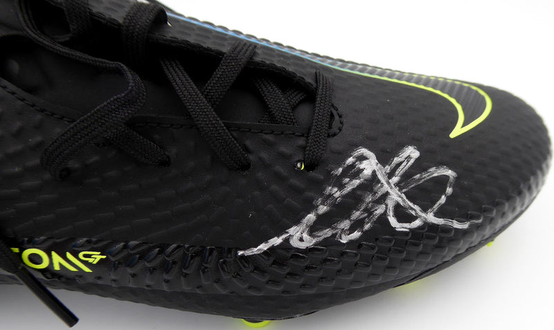 Mason Mount Autographed Black Nike Phantom Cleat Shoe Chelsea F.C. Size 9.5 (Light Auto) Beckett BAS #K06360