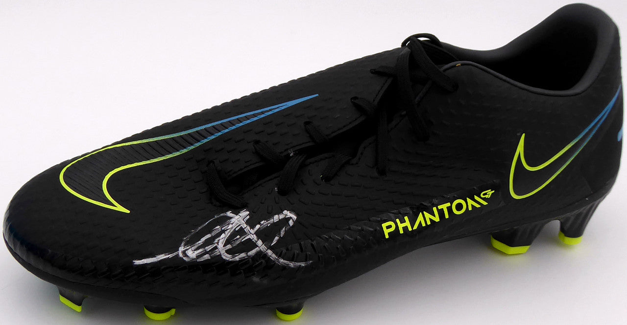 Mason Mount Autographed Black Nike Phantom Cleat Shoe Chelsea F.C. Size 10.5 Beckett BAS #K06358