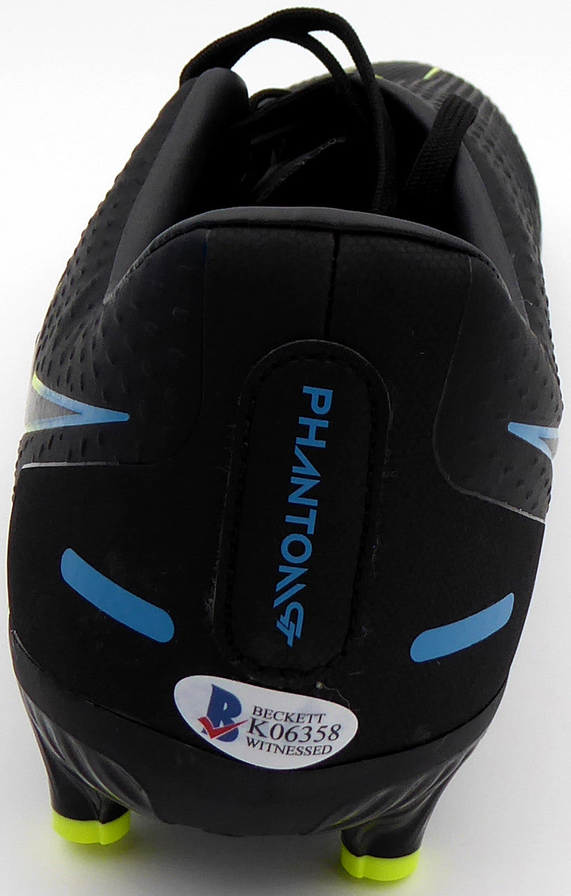 Mason Mount Autographed Black Nike Phantom Cleat Shoe Chelsea F.C. Size 10.5 Beckett BAS #K06358