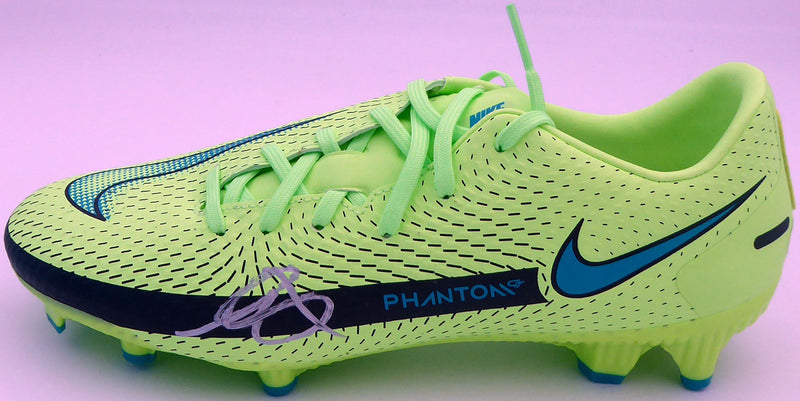 Mason Mount Autographed Green Nike Phantom Cleat Shoe Chelsea F.C. Size 8.5 Beckett BAS #K06314