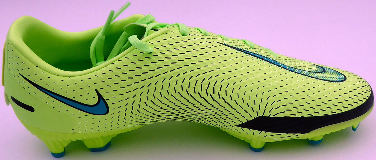 Mason Mount Autographed Green Nike Phantom Cleat Shoe Chelsea F.C. Size 8 (Light Auto) Beckett BAS #K06315