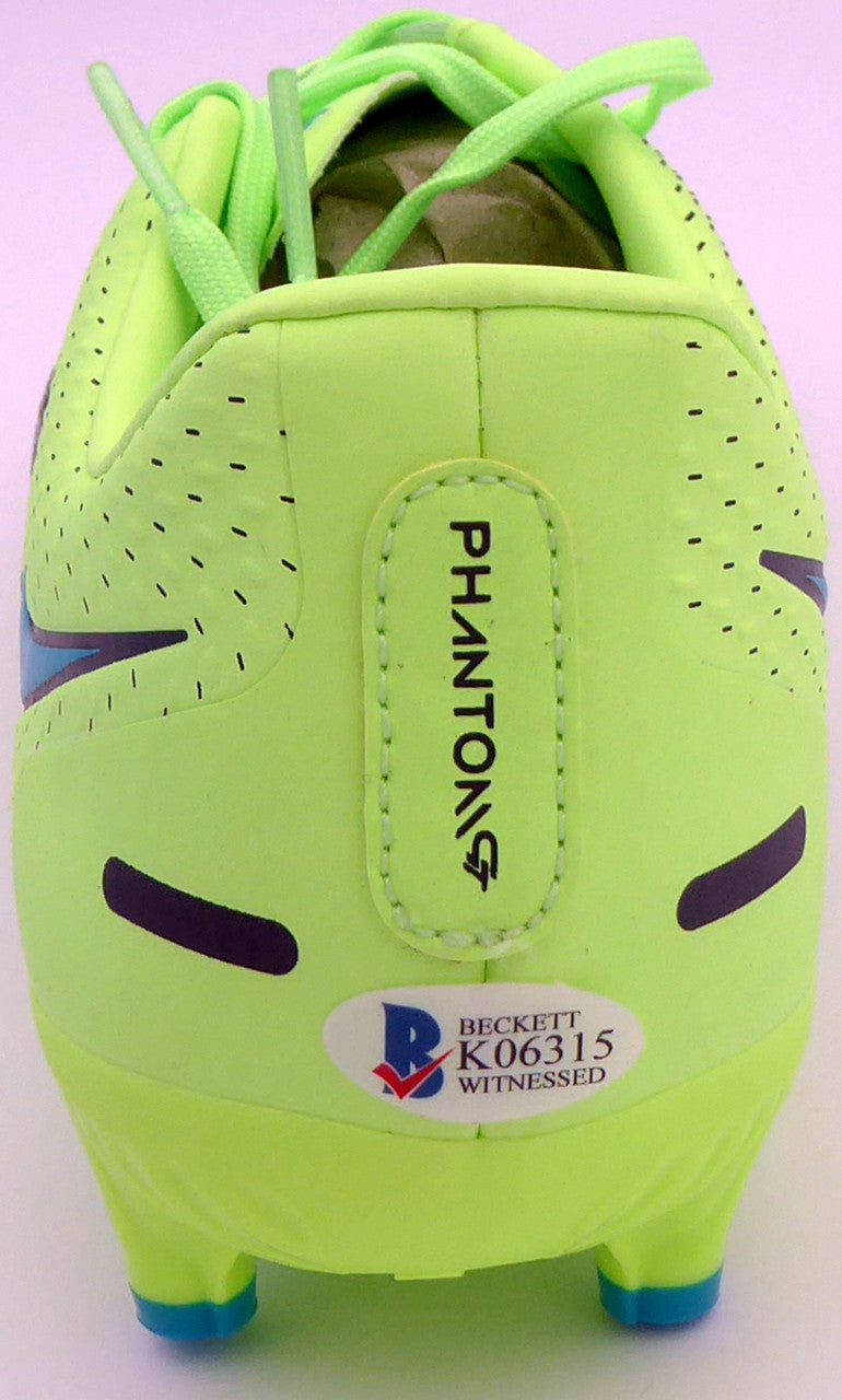 Mason Mount Autographed Green Nike Phantom Cleat Shoe Chelsea F.C. Size 8 (Light Auto) Beckett BAS #K06315