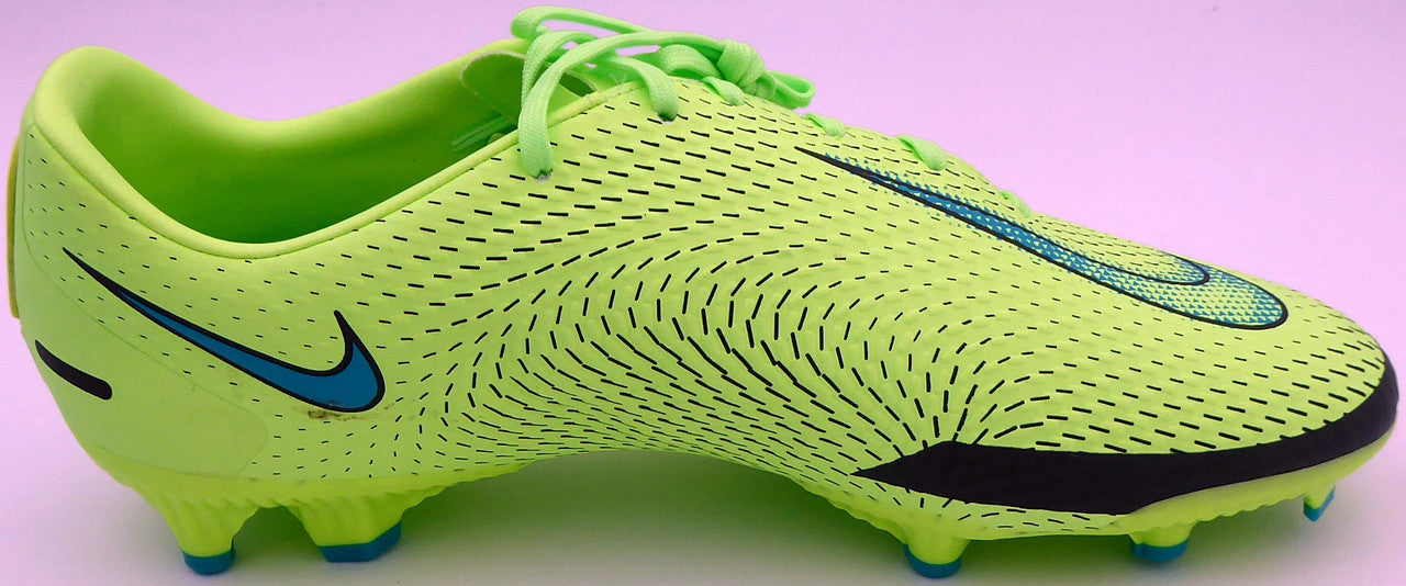 Mason Mount Autographed Green Nike Phantom Cleat Shoe Chelsea F.C. Size 10 Beckett BAS #K06326
