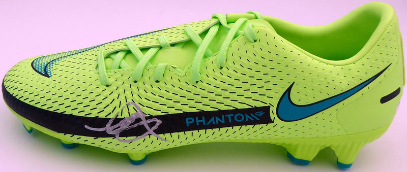 Mason Mount Autographed Green Nike Phantom Cleat Shoe Chelsea F.C. Size 10.5 Beckett BAS #K06297
