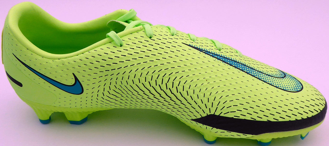 Mason Mount Autographed Green Nike Phantom Cleat Shoe Chelsea F.C. Size 10.5 Beckett BAS #K06297