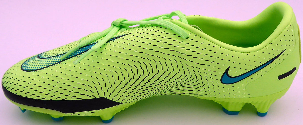 Mason Mount Autographed Green Nike Phantom Cleat Shoe Chelsea F.C. Size 10.5 Beckett BAS #K06432